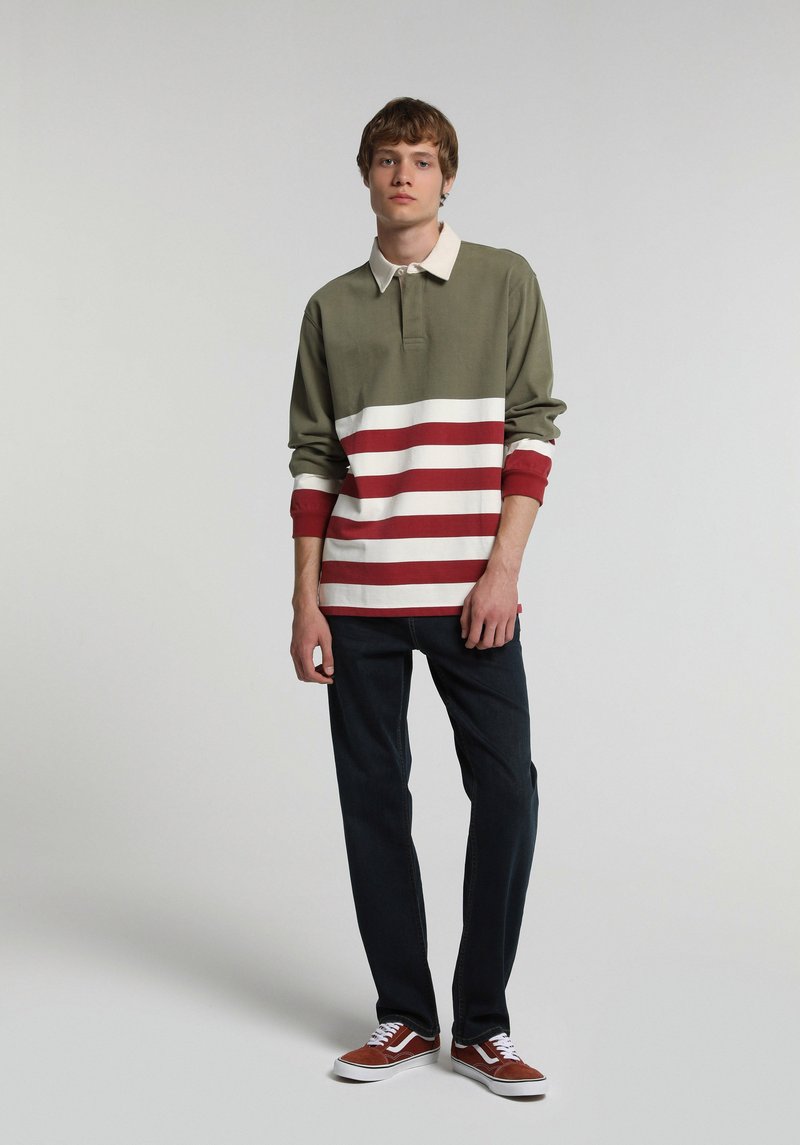 Imagine a Pantaloni De Barbati  Relaxed Straight Fit 045 David