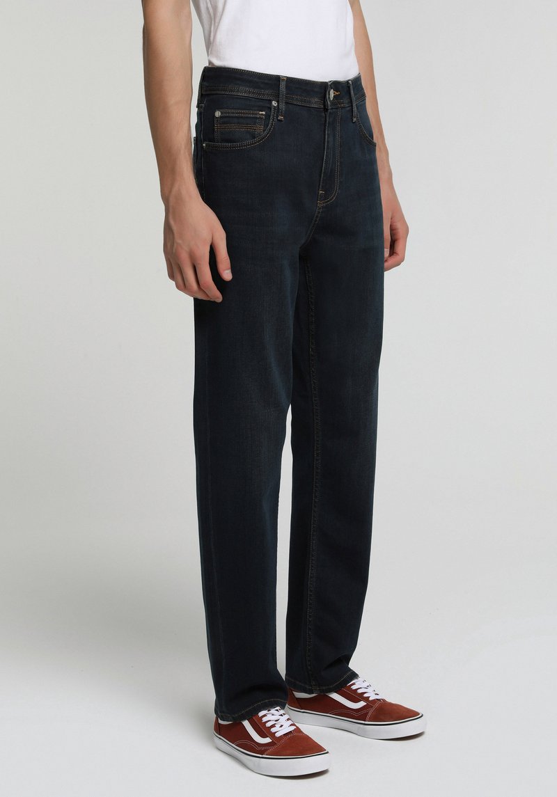 Imagine a Pantaloni De Barbati Relaxed Straight Fit 045 David