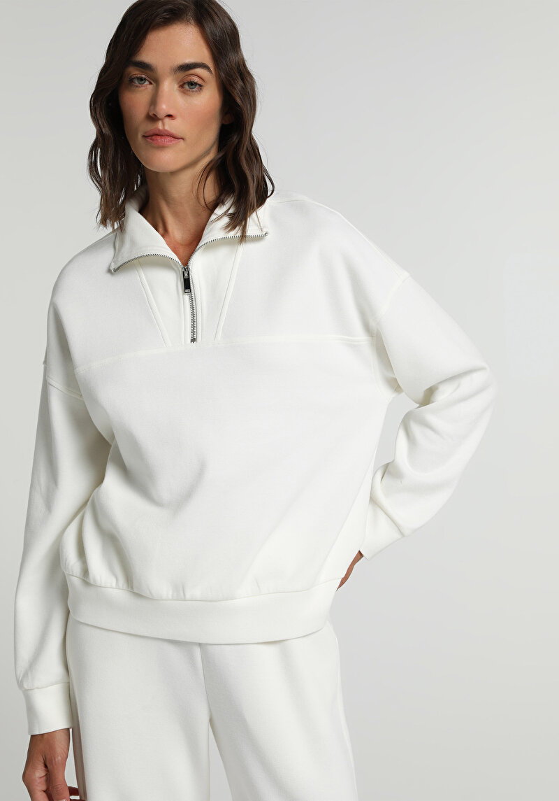Imagine a Hanorac / Bluza De Dama Alb Regular Fit