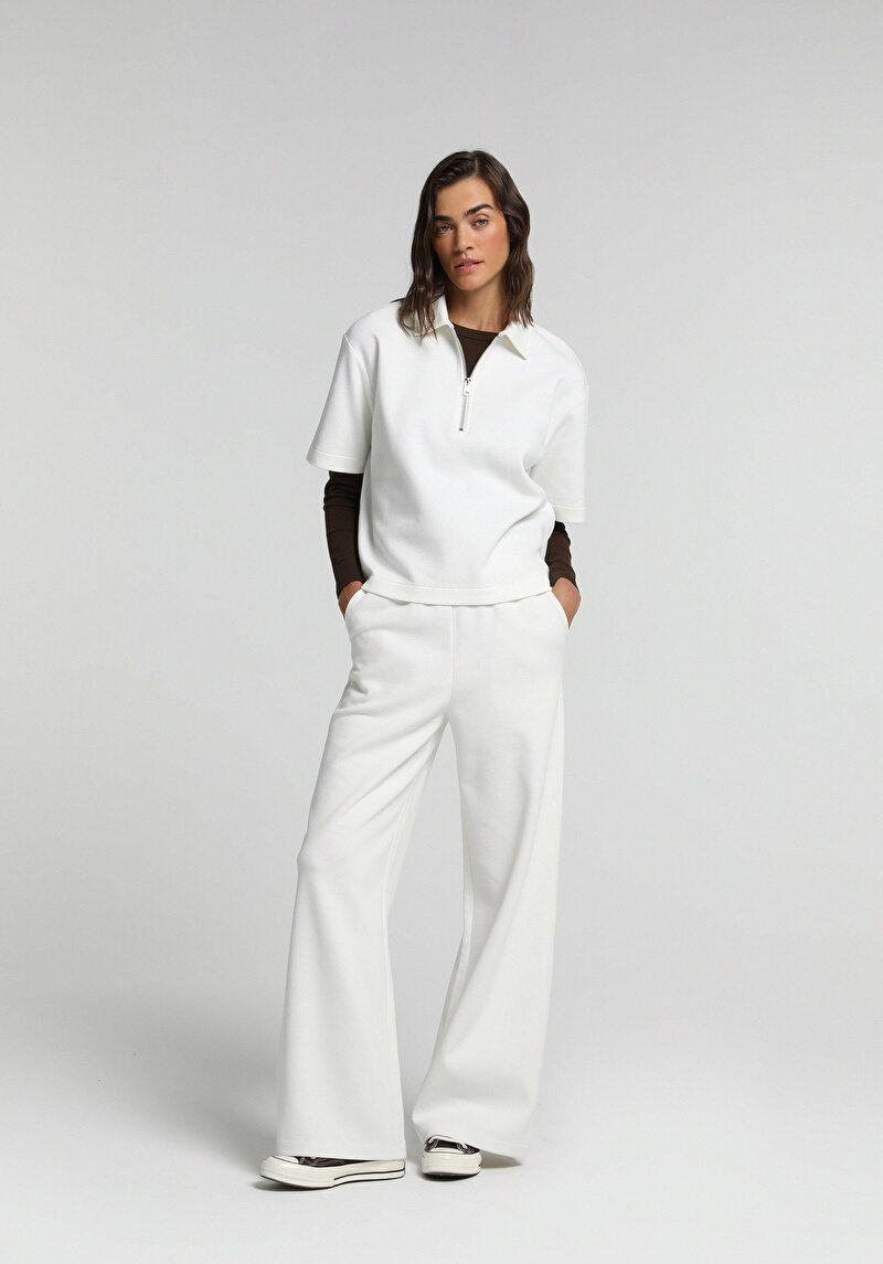 Imagine a Pantaloni De Trening De Dama Alb Regular Fit