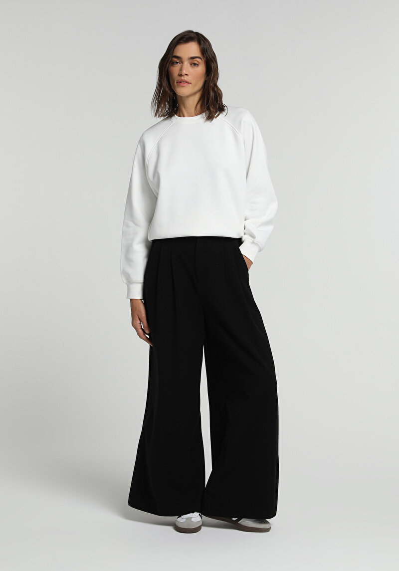 Imagine a Pantaloni De Dama Negru Regular Fit