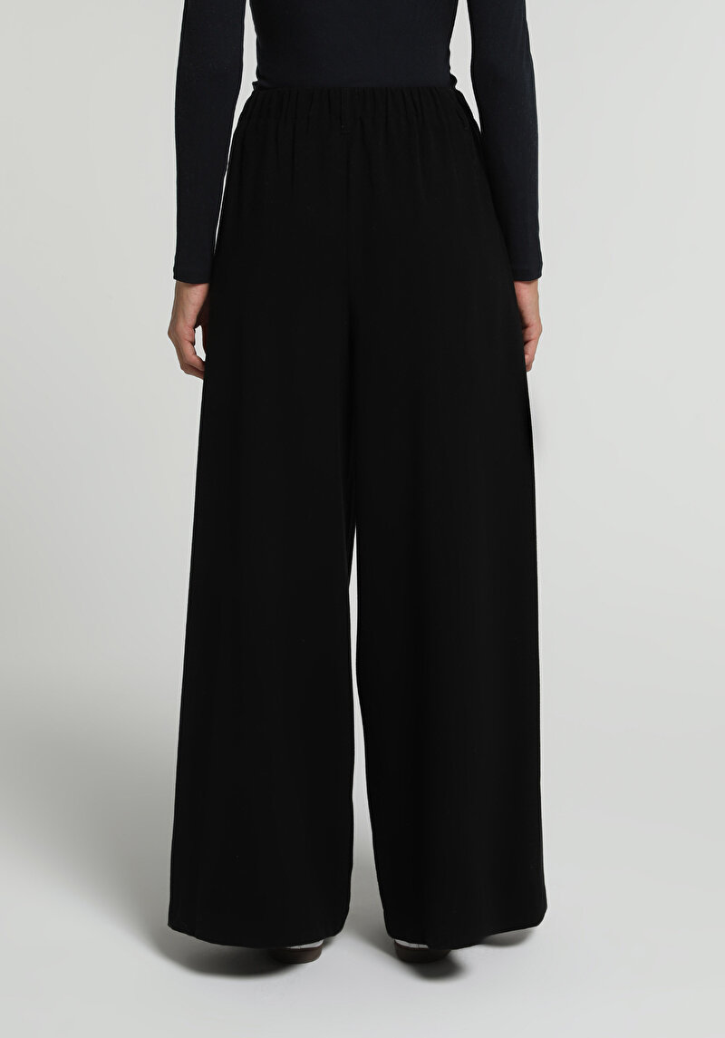 Imagine a Pantaloni De Dama Negru Regular Fit