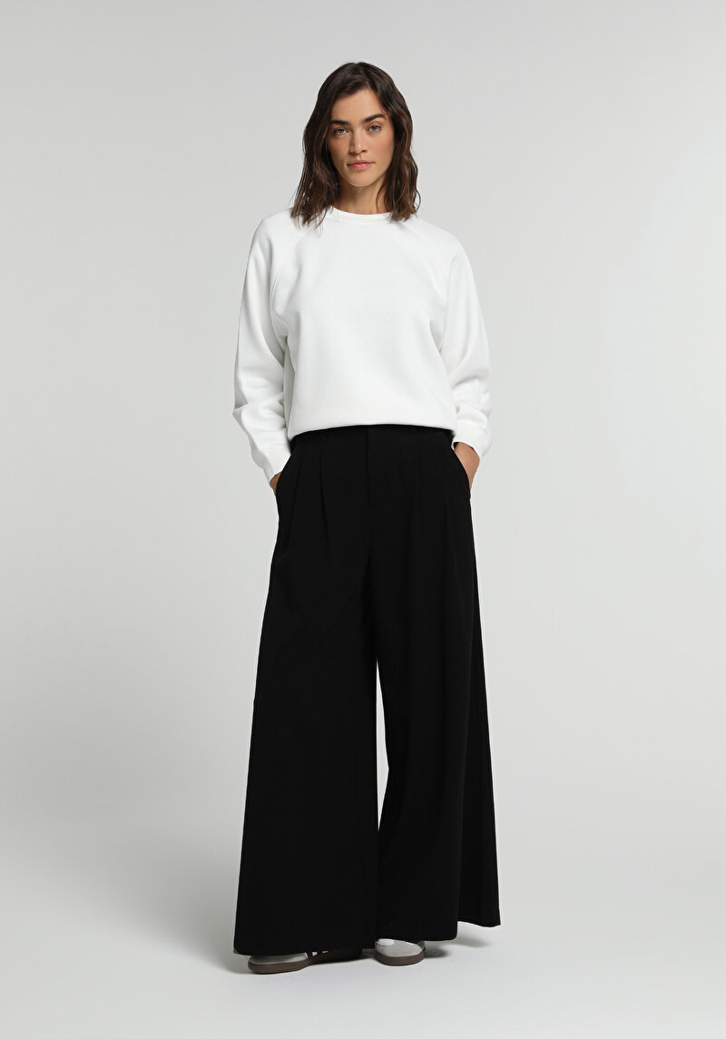Imagine a Pantaloni De Dama Negru Regular Fit