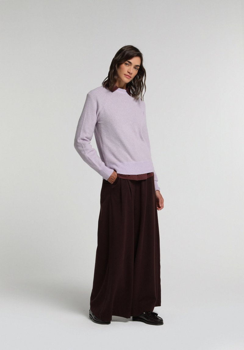 Imagine a Pantaloni De Dama Mov Regular Fit