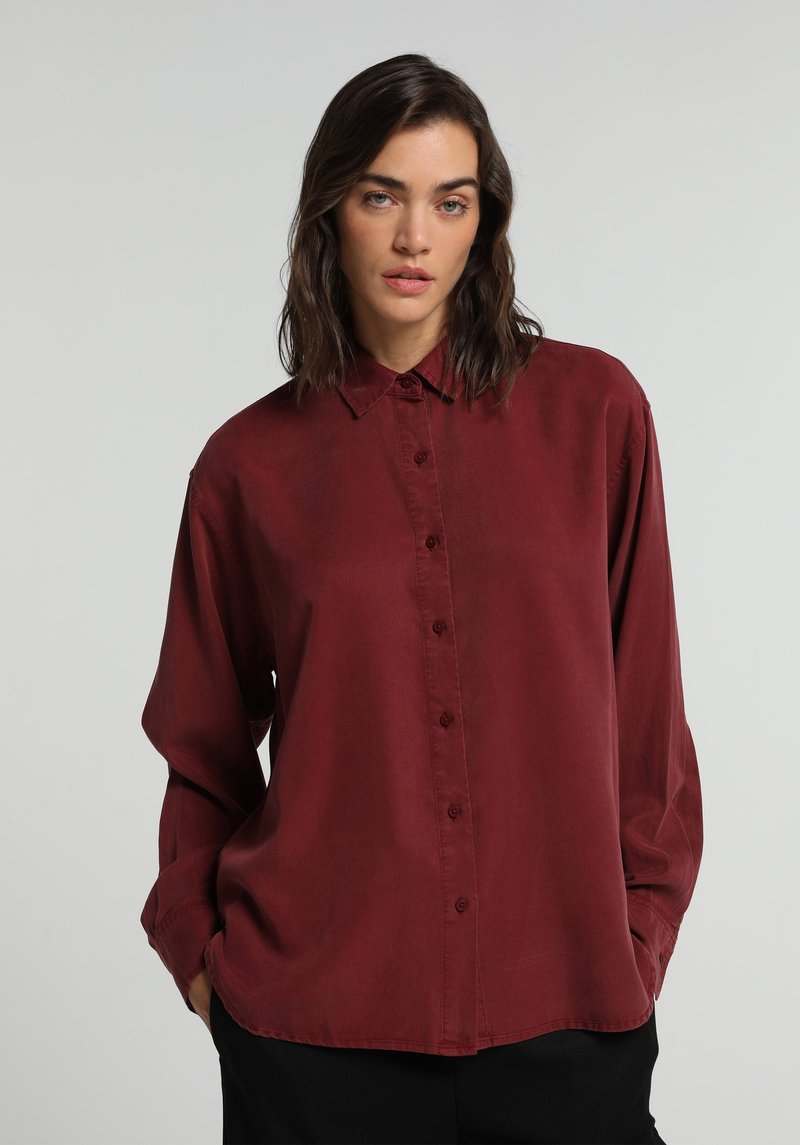 Imagine a Camasa Cu Maneca Lunga De Dama Bordo Boyfriend Fit