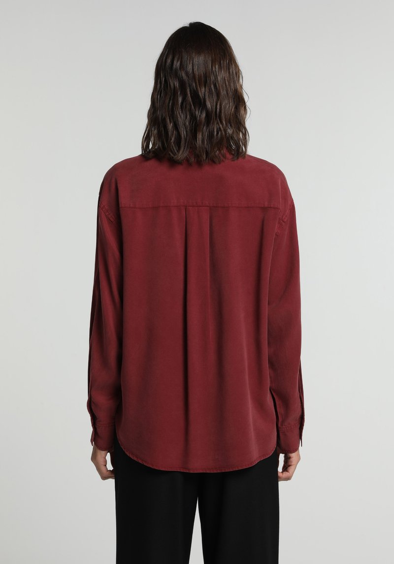 Imagine a Camasa Cu Maneca Lunga De Dama Bordo Boyfriend Fit