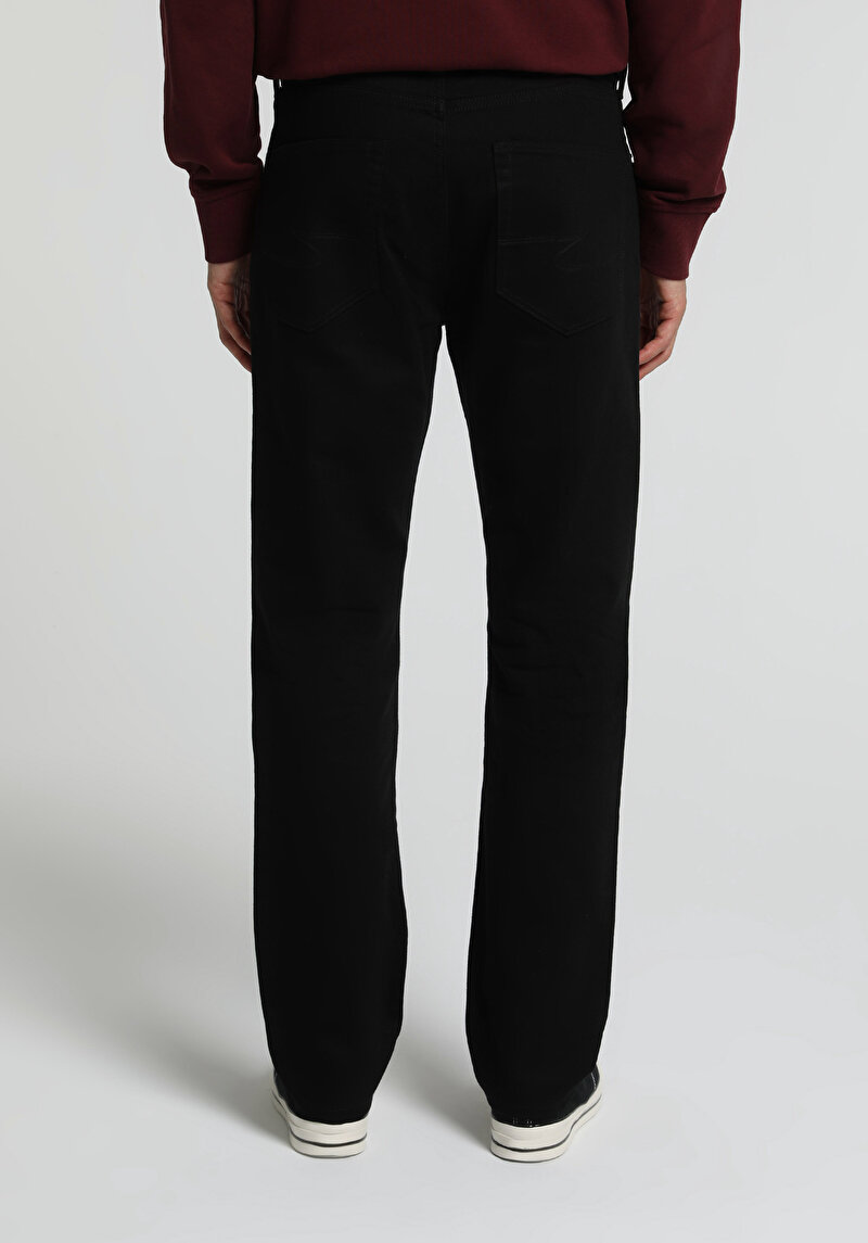 Imagine a Pantaloni De Barbati Straight Fit 044 Karl
