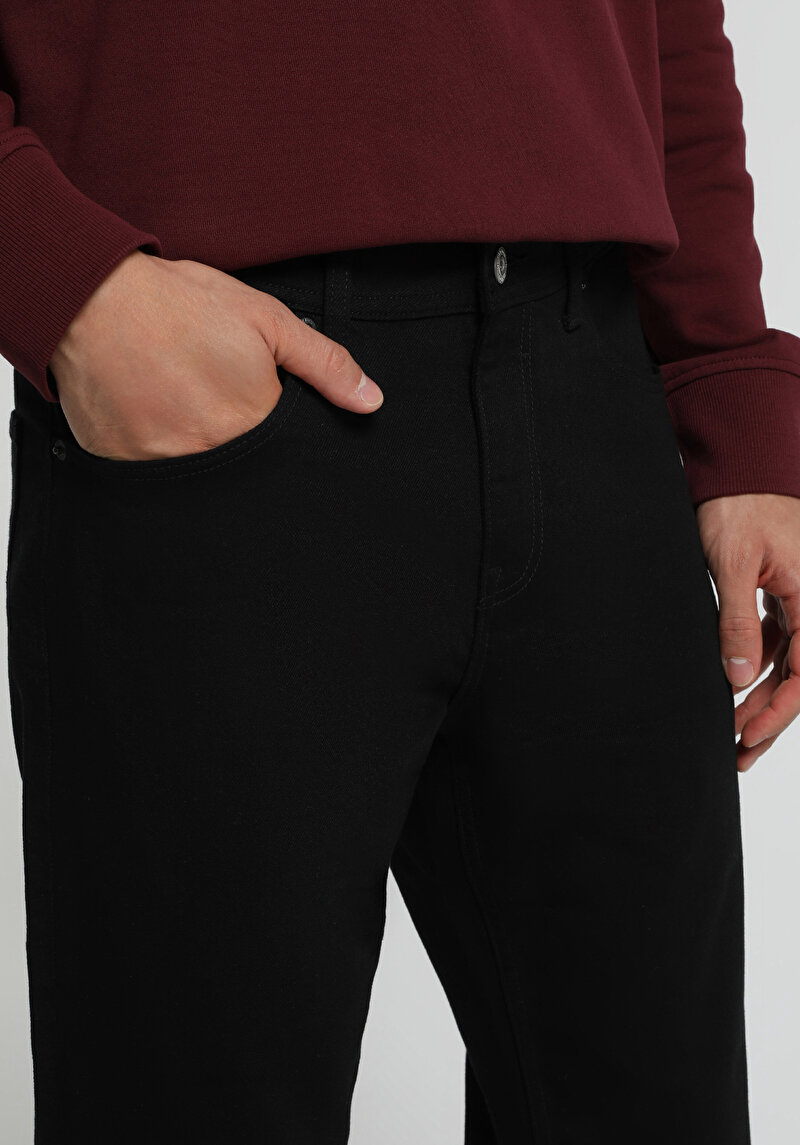 Imagine a Pantaloni De Barbati  Straight Fit 044 Karl