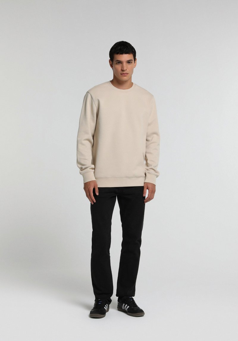 Imagine a Hanorac / Bluza De Barbati Alb Regular Fit