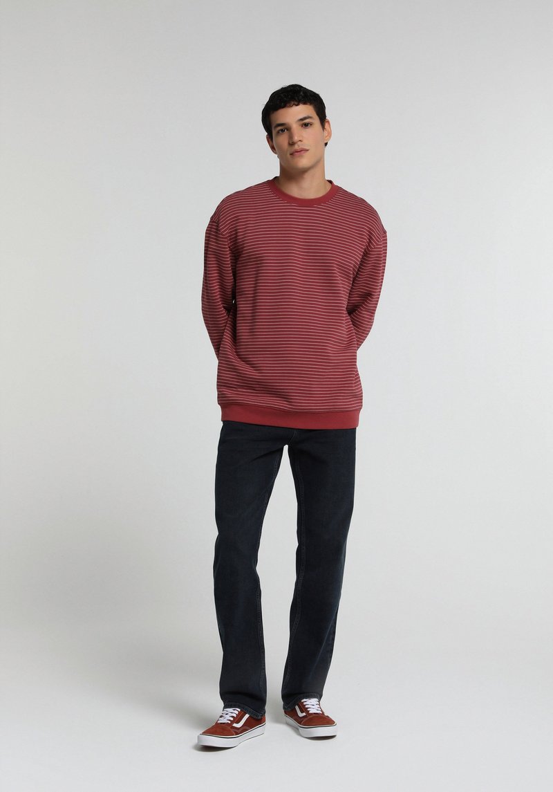 Imagine a Hanorac / Bluza De Barbati Roşu Relaxed Fit
