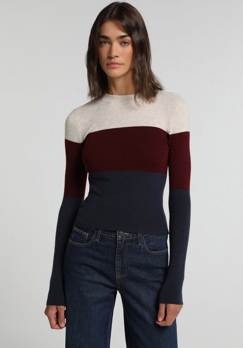 Imagine a Pulover De Dama Multicolor Slim Fit