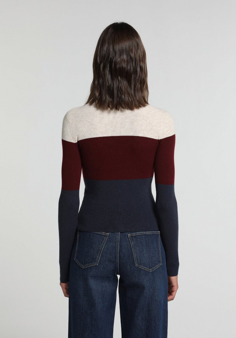 Imagine a Pulover De Dama Multicolor Slim Fit
