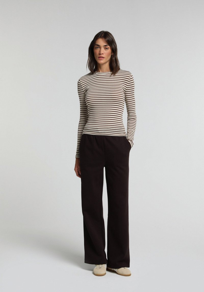 Imagine a Pulover De Dama Maro Slim Fit
