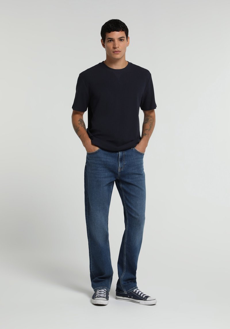 Imagine a Tricou Cu Maneca Scurta De Barbati Albastru Marin Regular Fit
