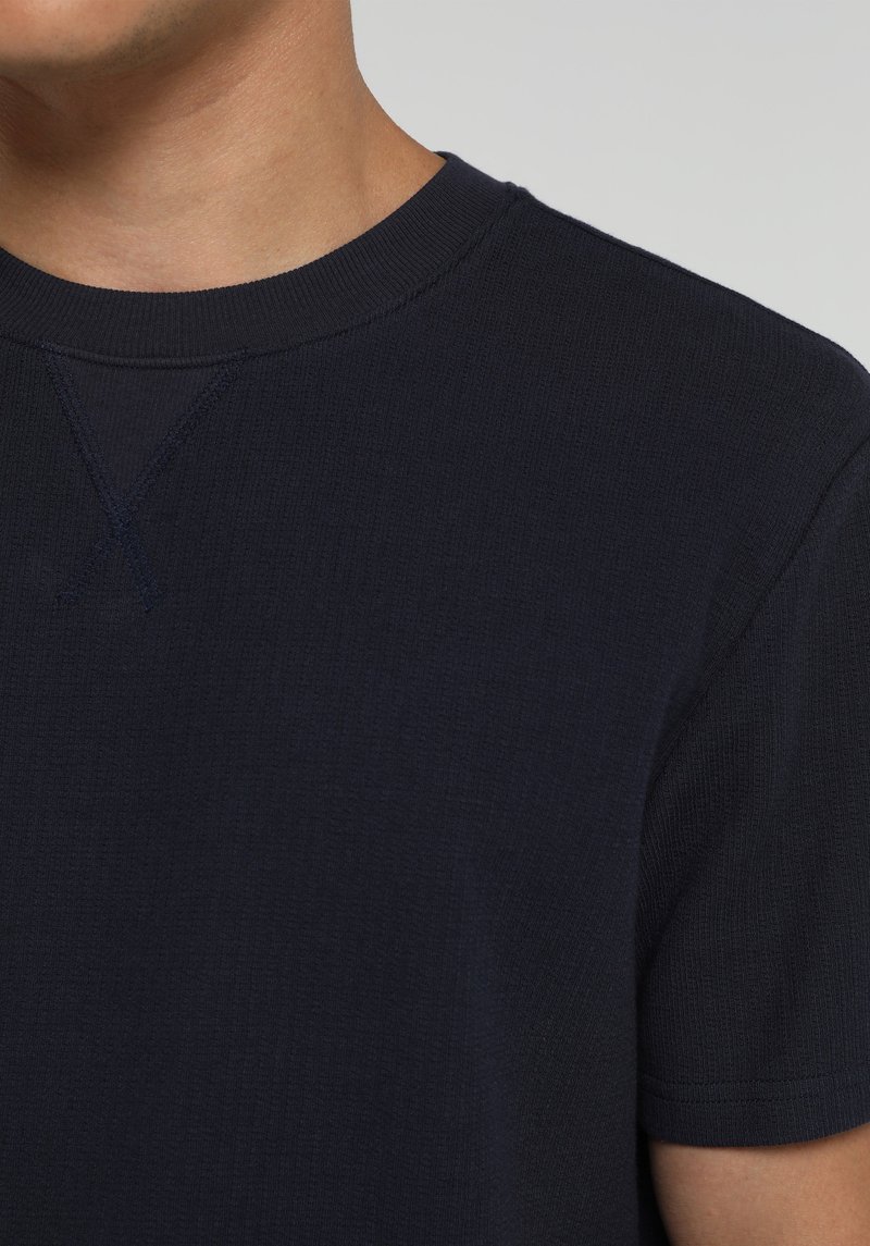 Imagine a Tricou Cu Maneca Scurta De Barbati Albastru Marin Regular Fit