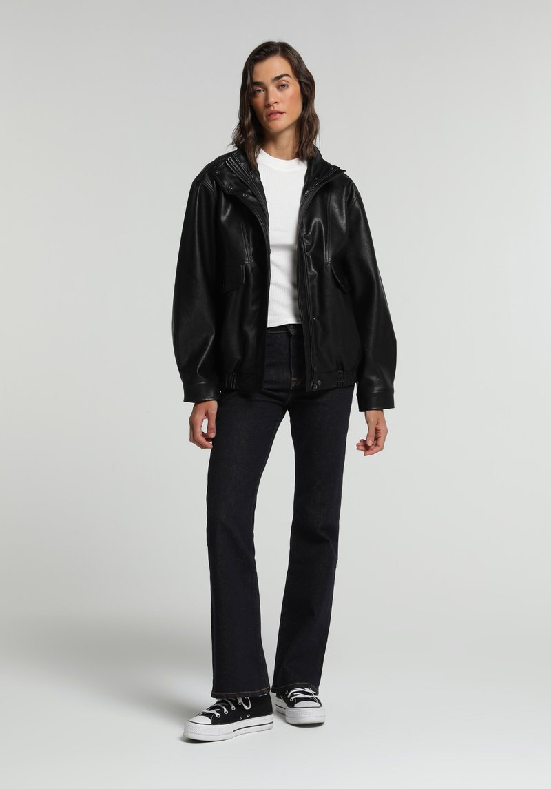 Imagine a Jacheta De Dama Negru Regular Fit