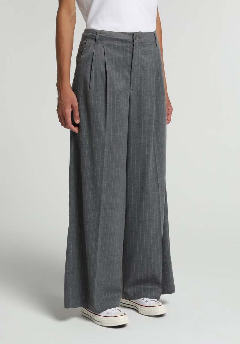 Imagine a Pantaloni De Dama  Regular Fit