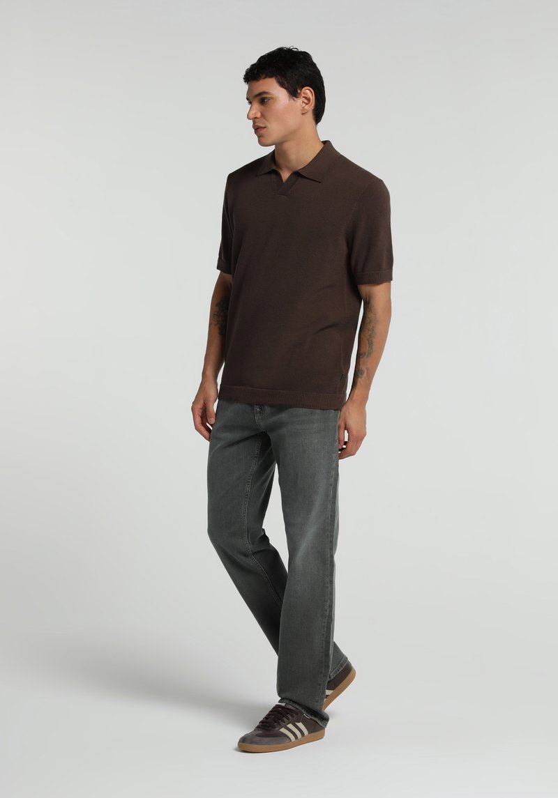Imagine a Pantaloni De Barbati Relaxed Straight Fit 045 David