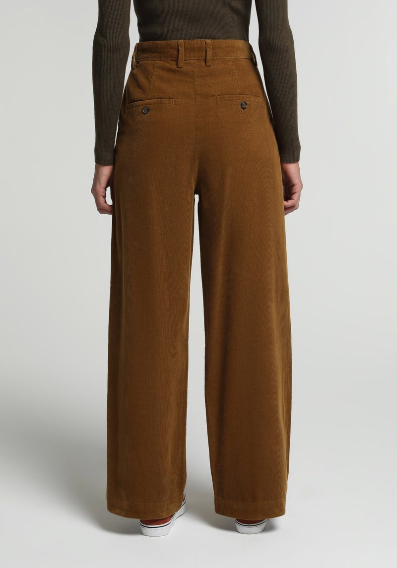Imagine a Pantaloni De Dama Maro Regular Fit