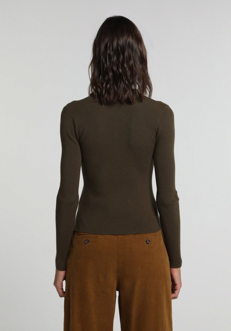 Imagine a Pulover De Dama Kaki Slim Fit
