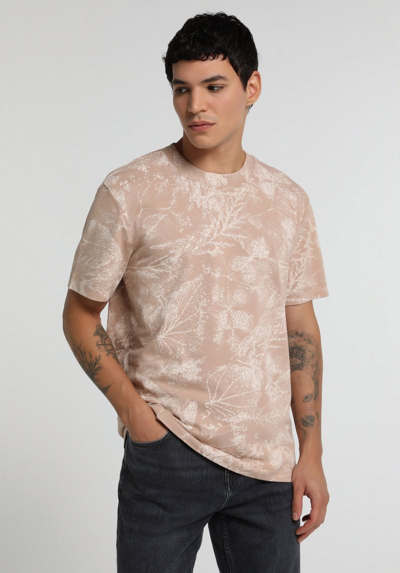 Imagine a Tricou Cu Maneca Scurta De Barbati Bej Regular Fit
