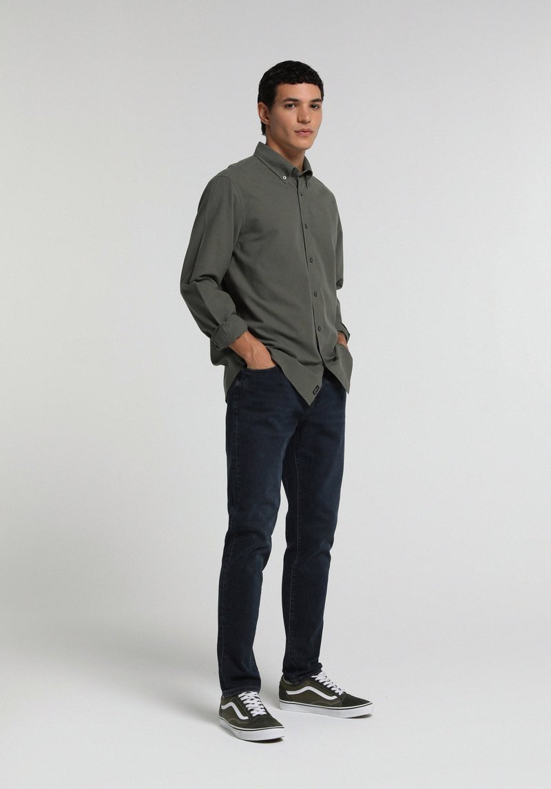 Imagine a Pantaloni De Barbati  Slim Fit 041 Danny