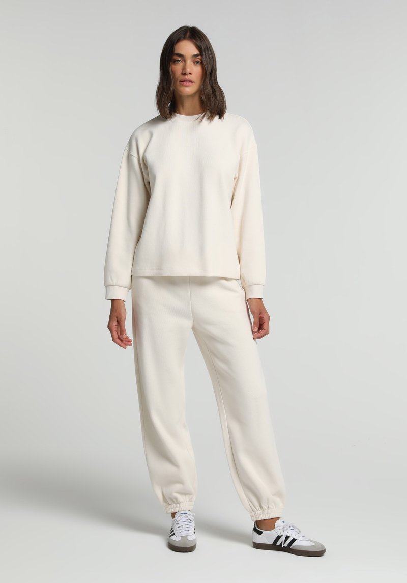 Imagine a Hanorac / Bluza De Dama Alb Regular Fit