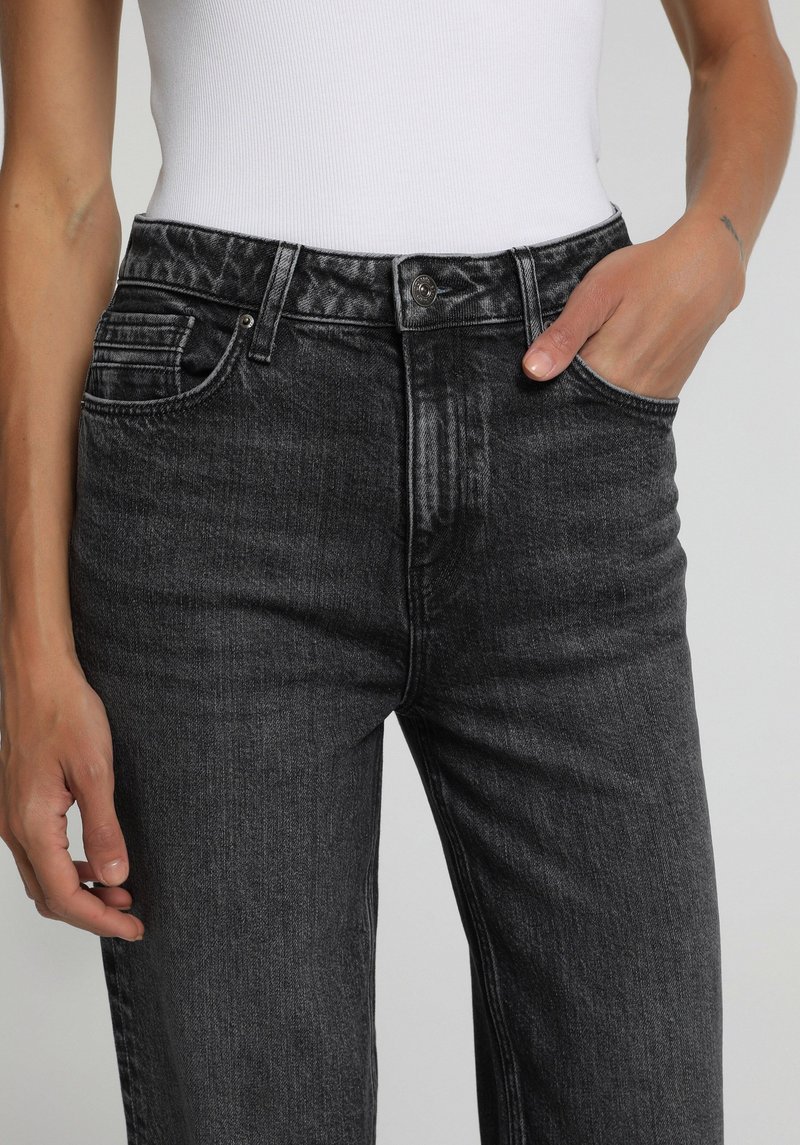 Imagine a Pantaloni De Dama  Slim Tapered Fit 884 Lauren