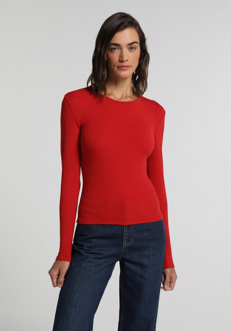 Imagine a Tricou Cu Maneca Lunga De Dama Roşu Slim Fit