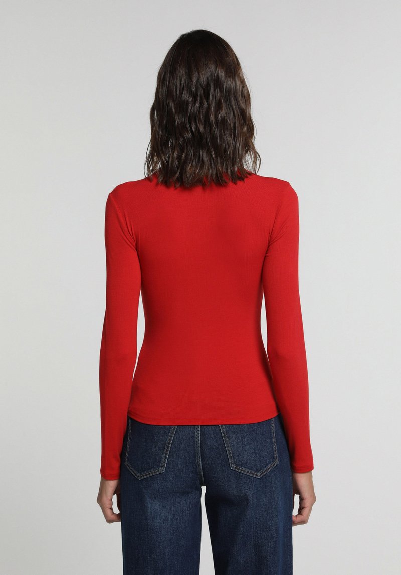 Imagine a Tricou Cu Maneca Lunga De Dama Roşu Slim Fit