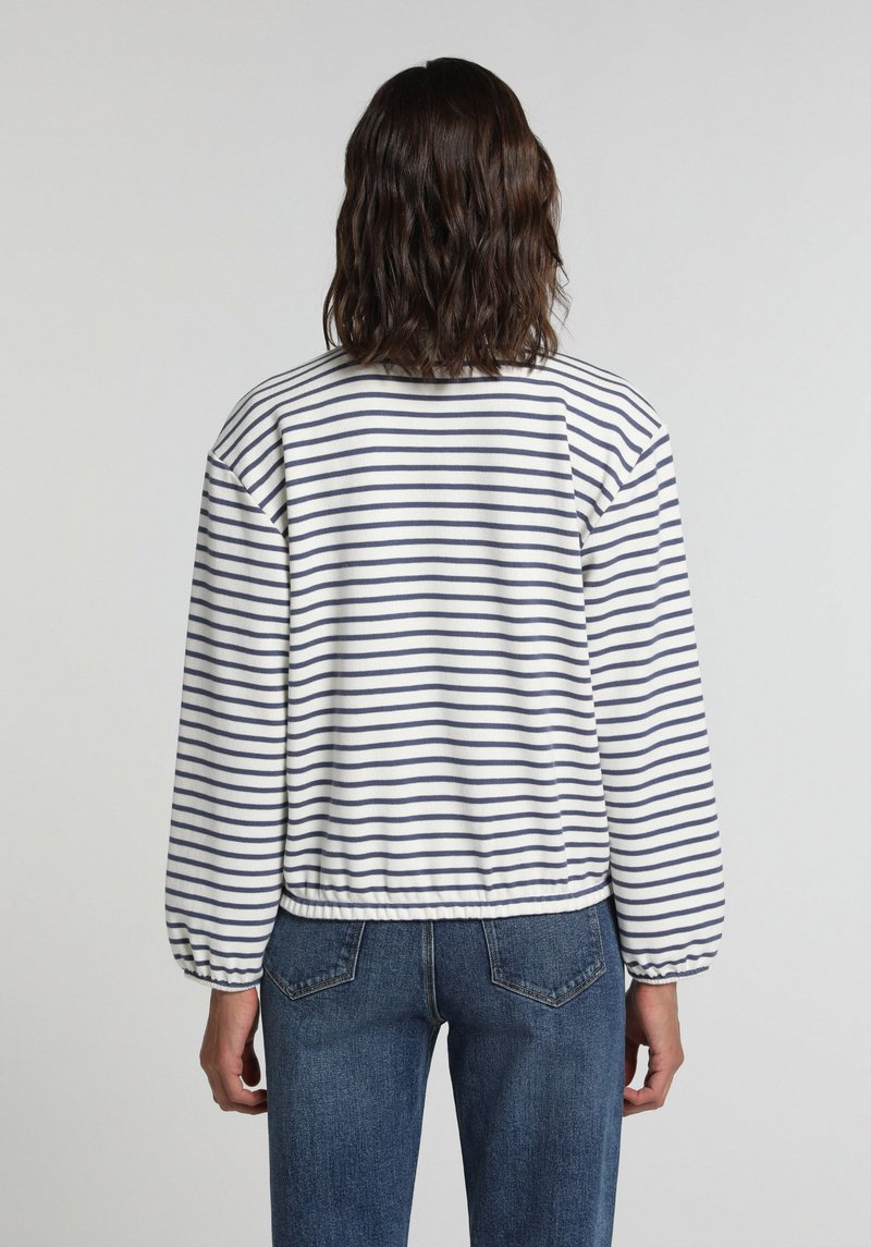 Imagine a Hanorac / Bluza De Dama Albastru Regular Fit