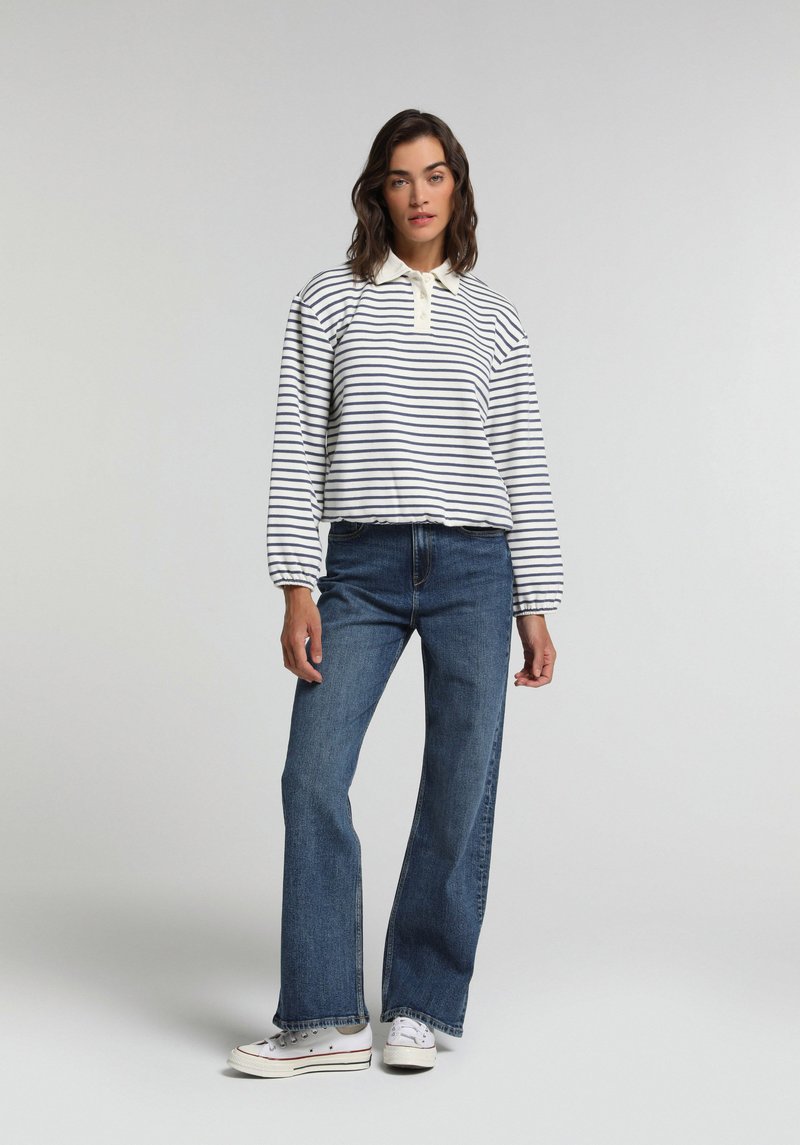 Imagine a Hanorac / Bluza De Dama Albastru Regular Fit