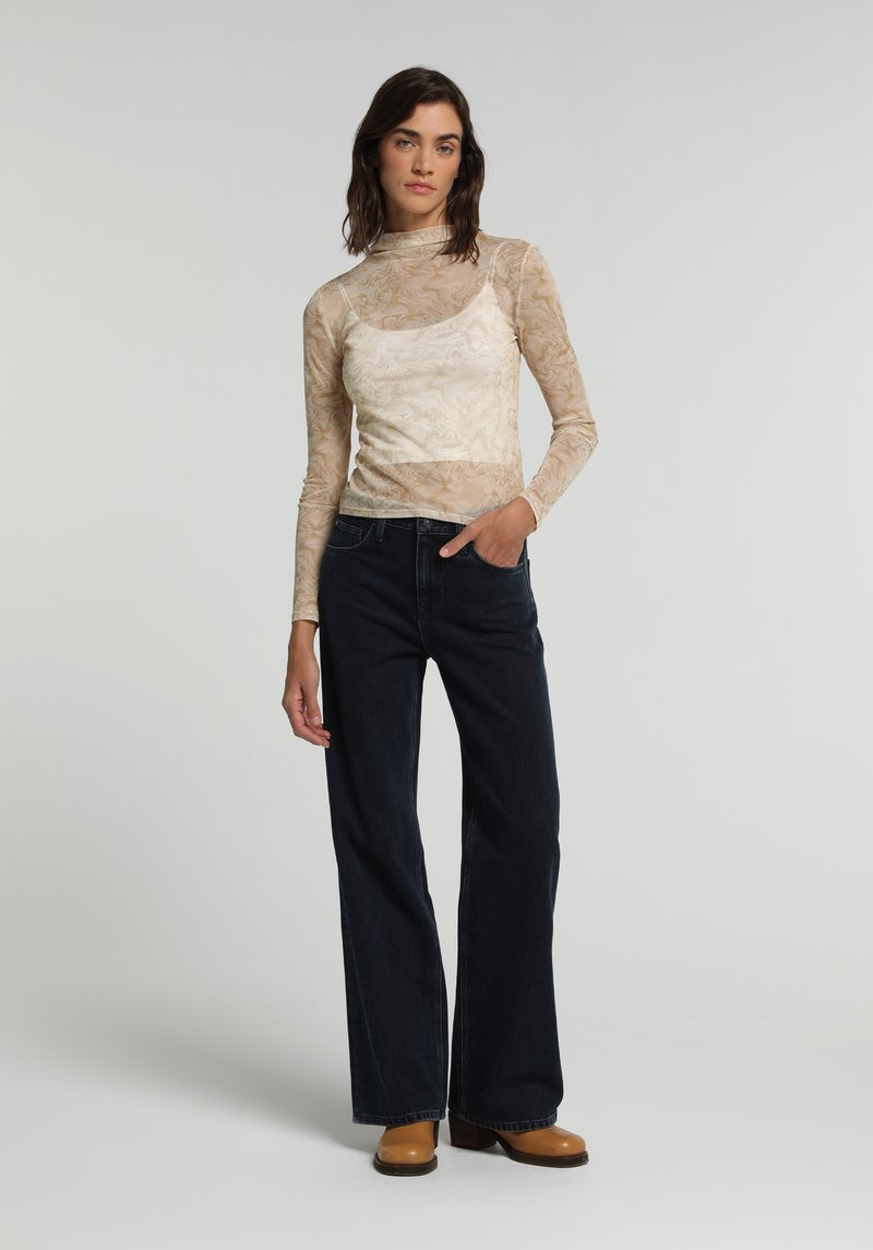 Imagine a Tricou Cu Maneca Lunga De Dama Galben Slim Fit