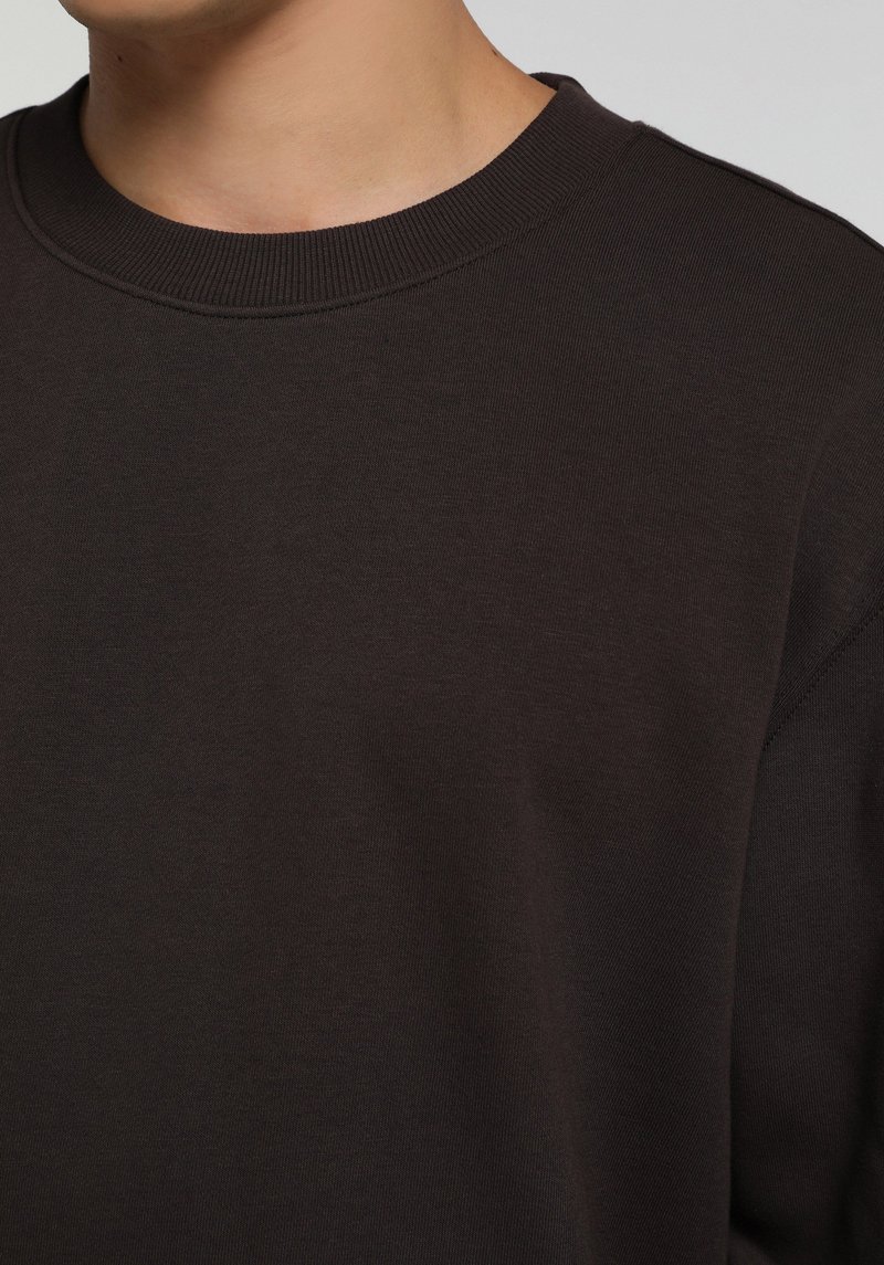 Imagine a Hanorac / Bluza De Barbati Maro Relaxed Fit