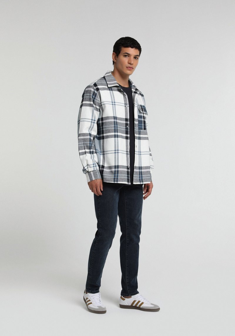 Imagine a Pantaloni De Barbati Slim Fit 041 Danny