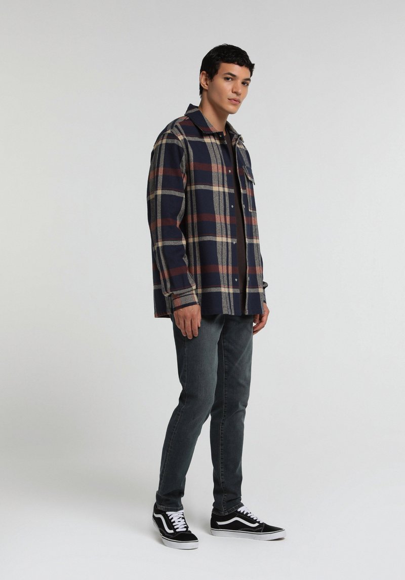 Imagine a Pantaloni De Barbati  Slim Fit 041 Danny