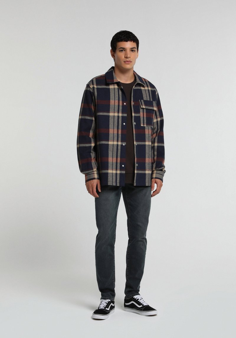 Imagine a Pantaloni De Barbati  Slim Fit 041 Danny