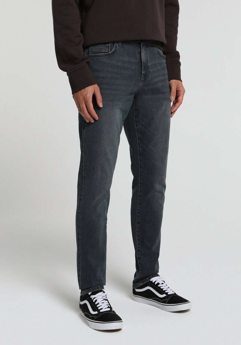 Imagine a Pantaloni De Barbati Slim Fit 041 Danny