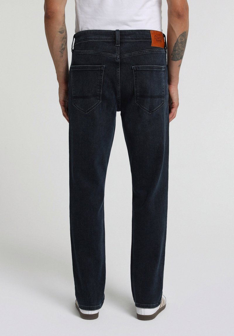 Imagine a Pantaloni De Barbati  Straight Fit 044 Karl