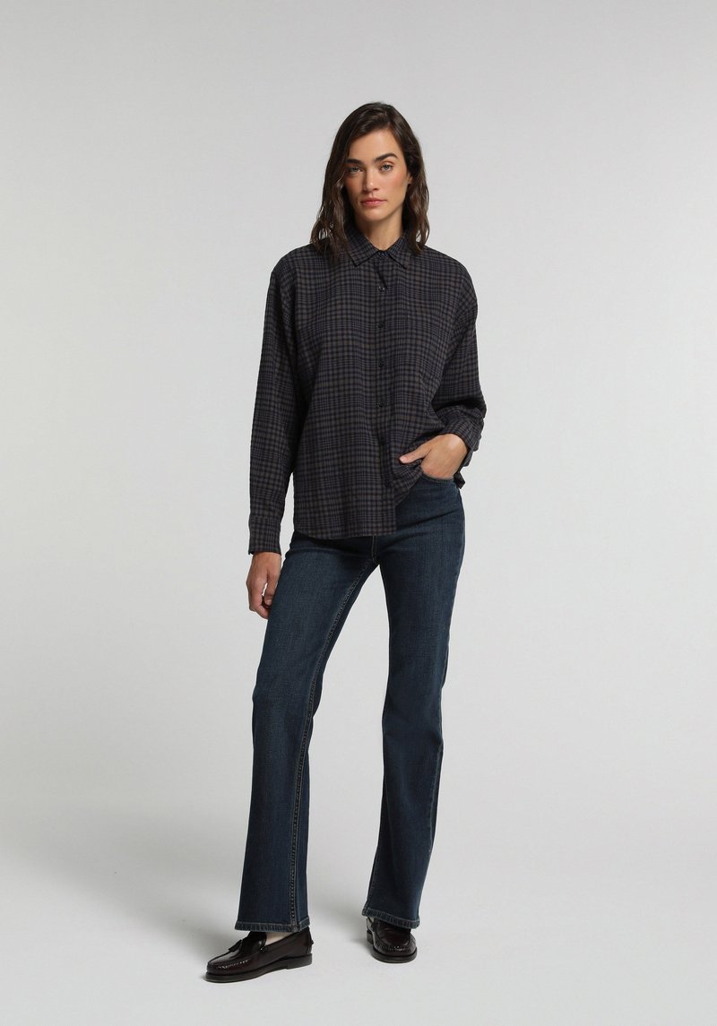 Imagine a Pantaloni De Dama  Flare 791 Monica