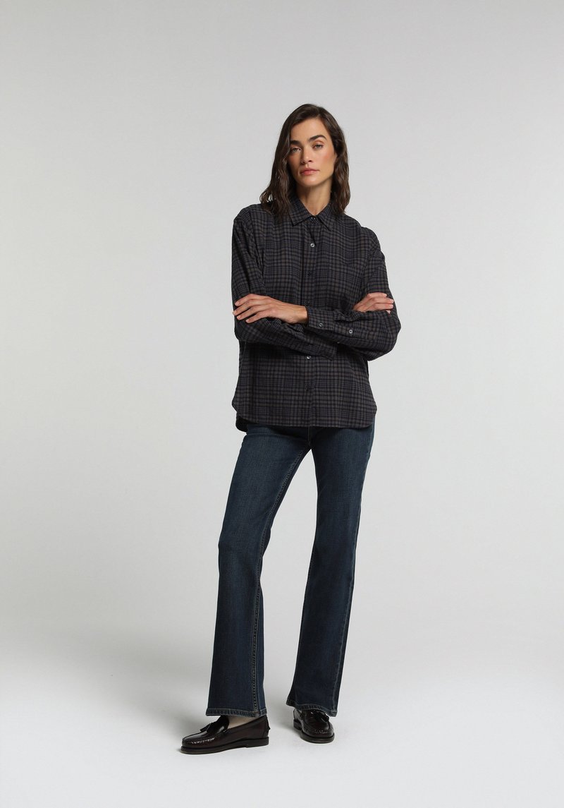 Imagine a Pantaloni De Dama Flare 791 Monica