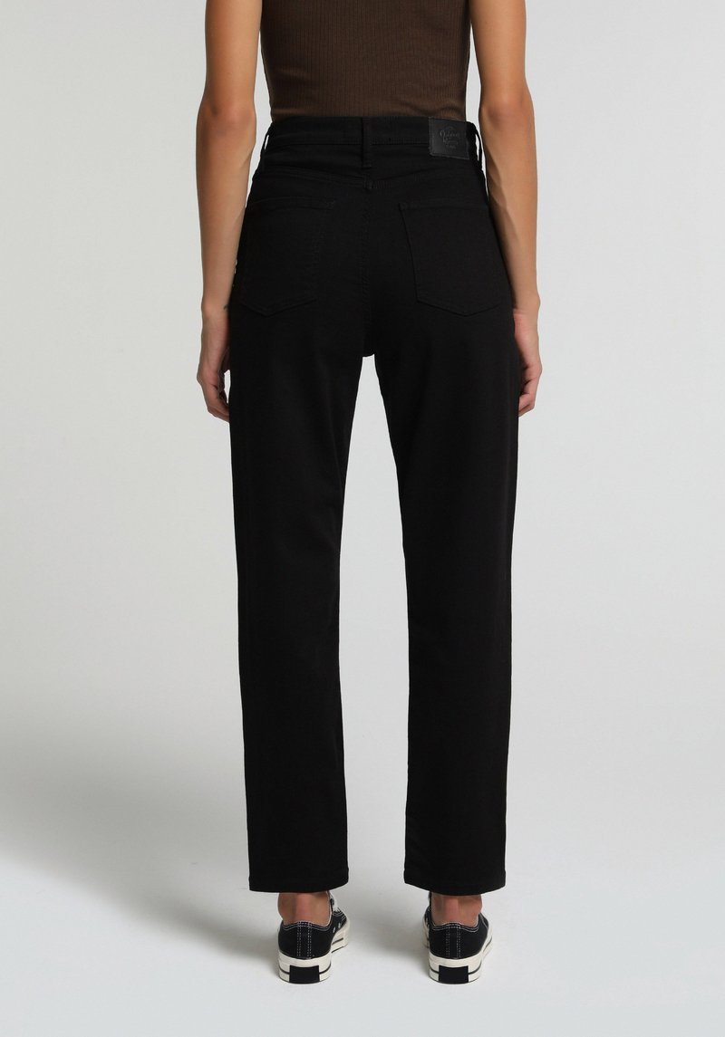 Imagine a Pantaloni De Dama Mom Fit 896 Maria