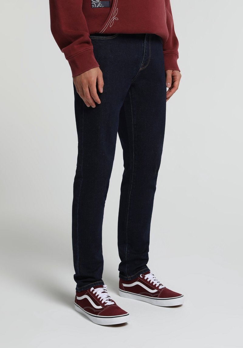 Imagine a Pantaloni De Barbati  Slim Fit 041 Danny