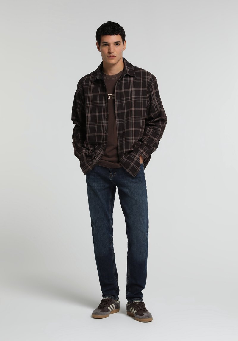 Imagine a Pantaloni De Barbati  Slim Fit 041 Danny