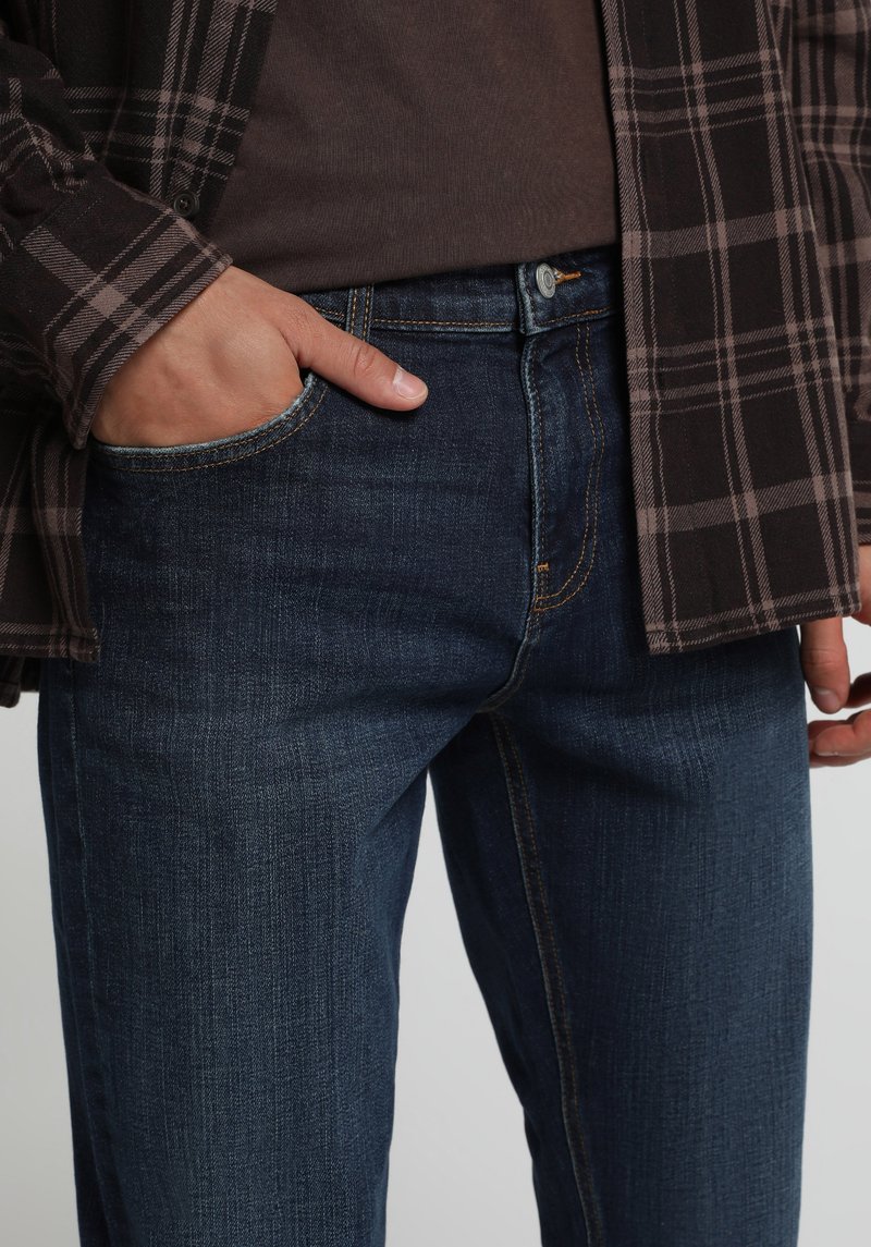 Imagine a Pantaloni De Barbati  Slim Fit 041 Danny