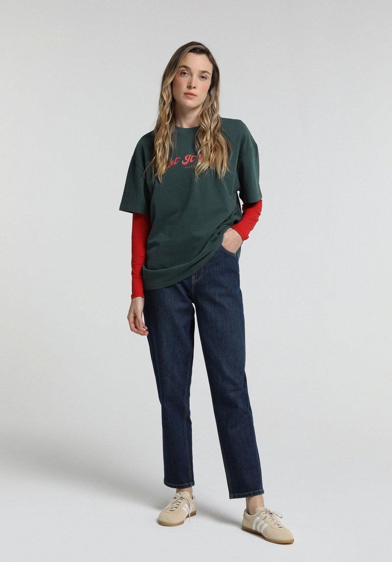 Imagine a Pantaloni De Dama  Mom Fit 896  Maria