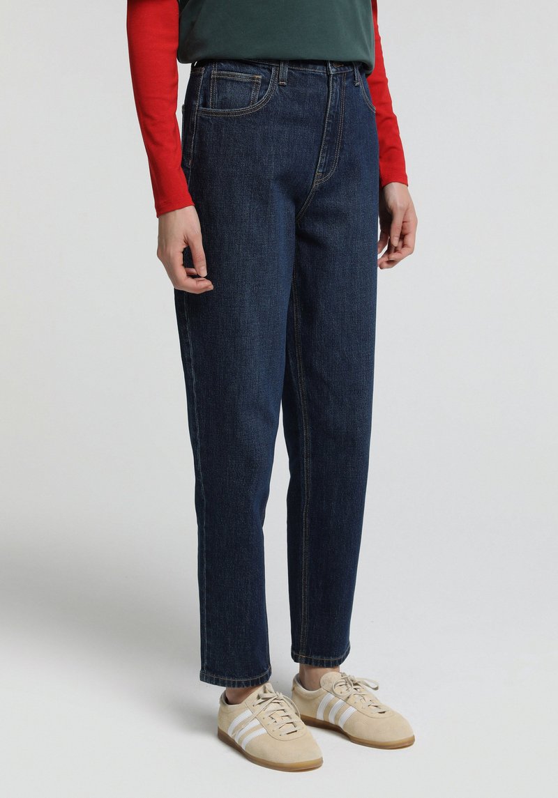 Imagine a Pantaloni De Dama  Mom Fit 896  Maria