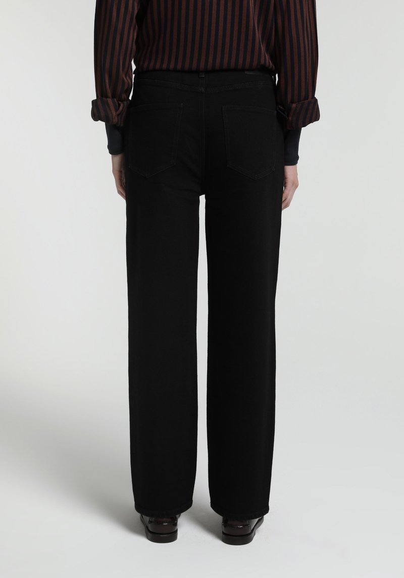Imagine a Pantaloni De Dama  Slim Tapered Fit 884 Lauren