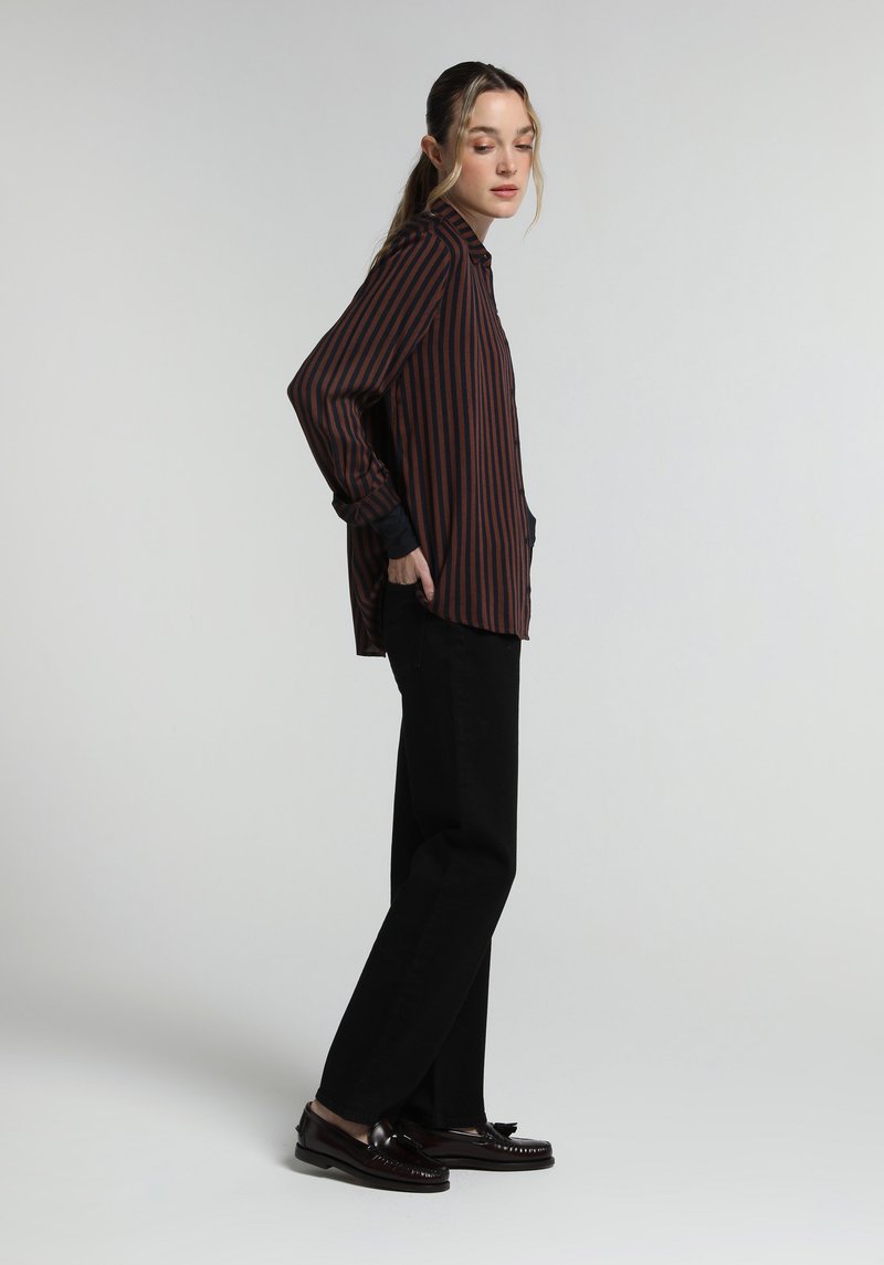 Imagine a Pantaloni De Dama  Slim Tapered Fit 884 Lauren