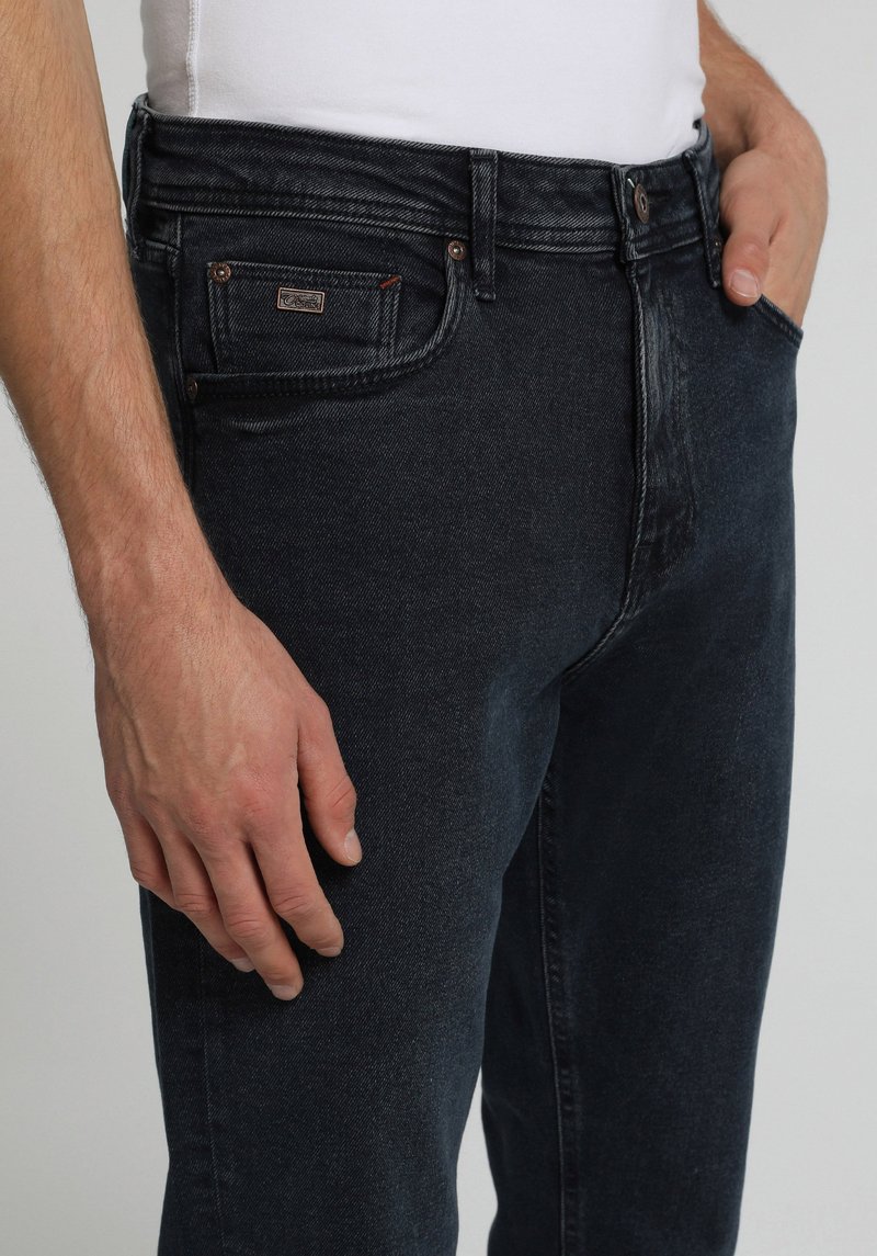 Imagine a Pantaloni  Albastru-negru Slim Tapered Fit 067 Jack